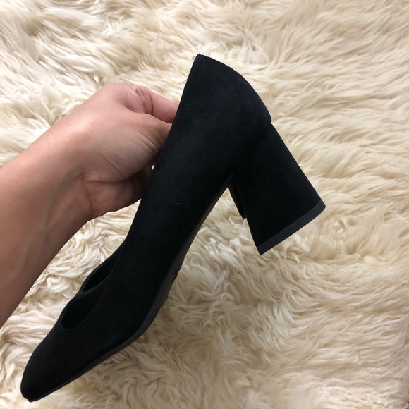 Shoes - Picture 4 of 8